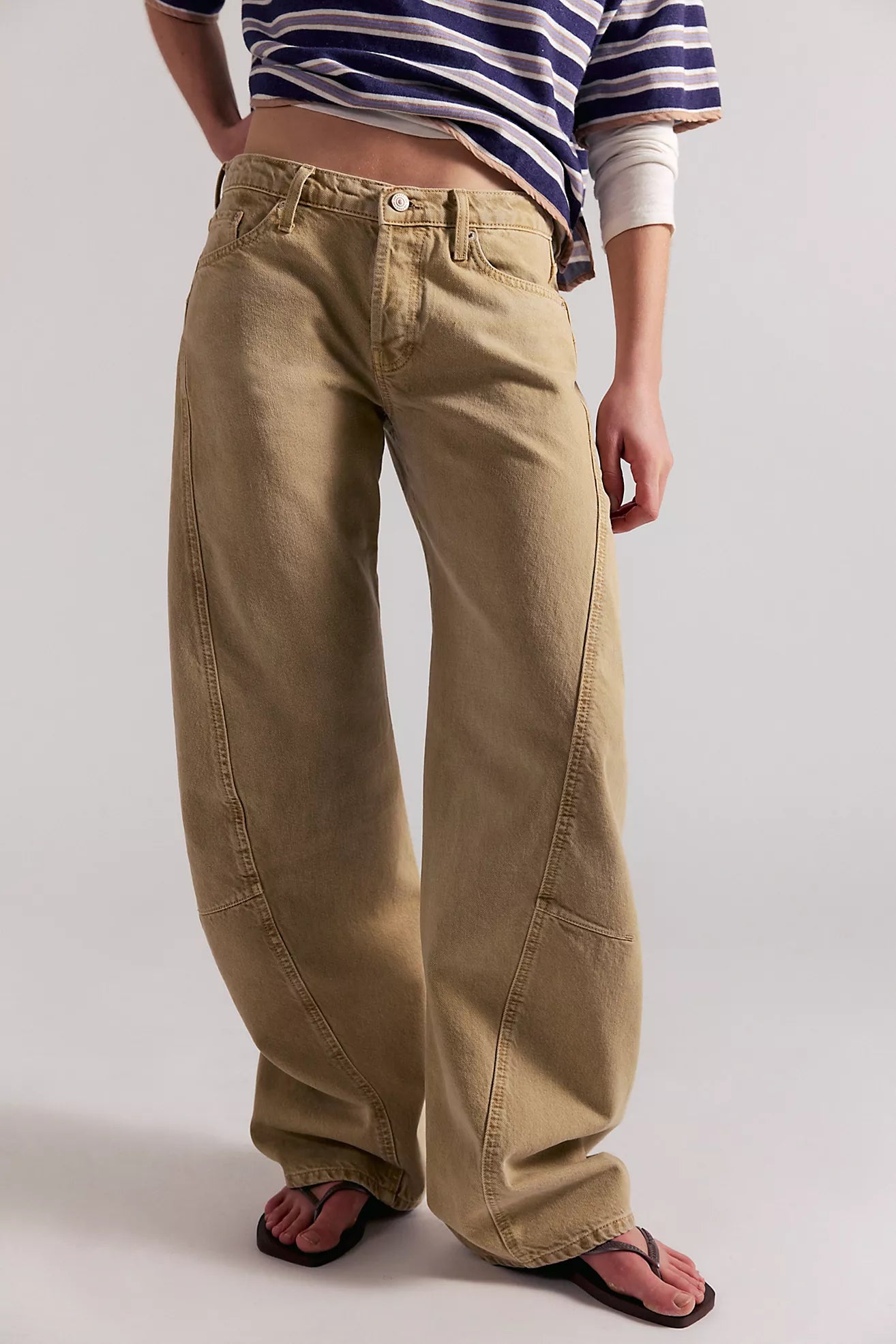 Free People We The Free Fable Low-Rise Twisted Bowed Jeans/Oat Latte