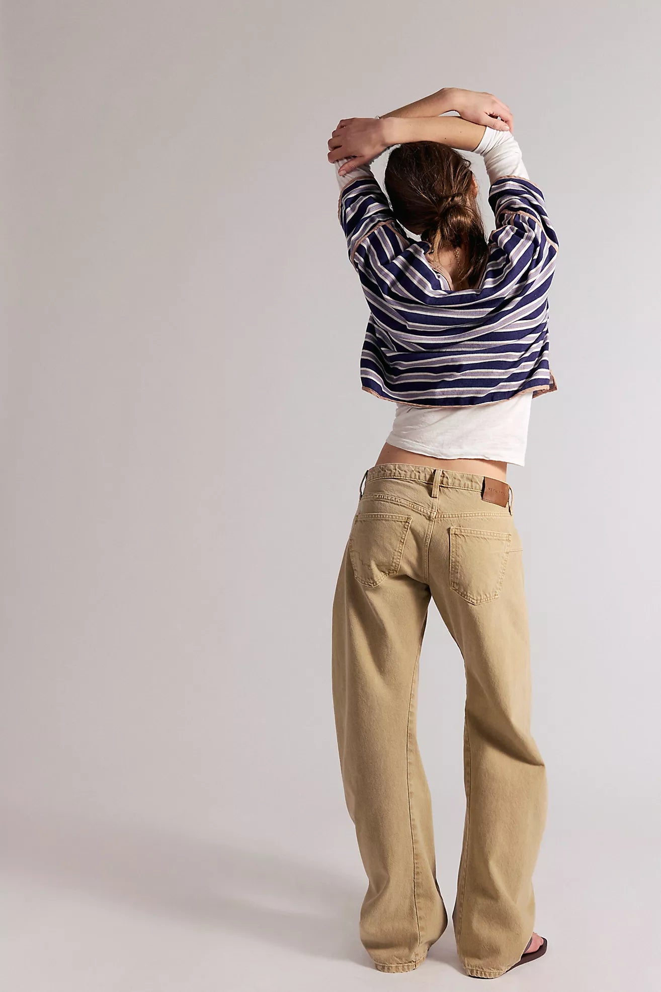Free People We The Free Fable Low-Rise Twisted Bowed Jeans/Oat Latte