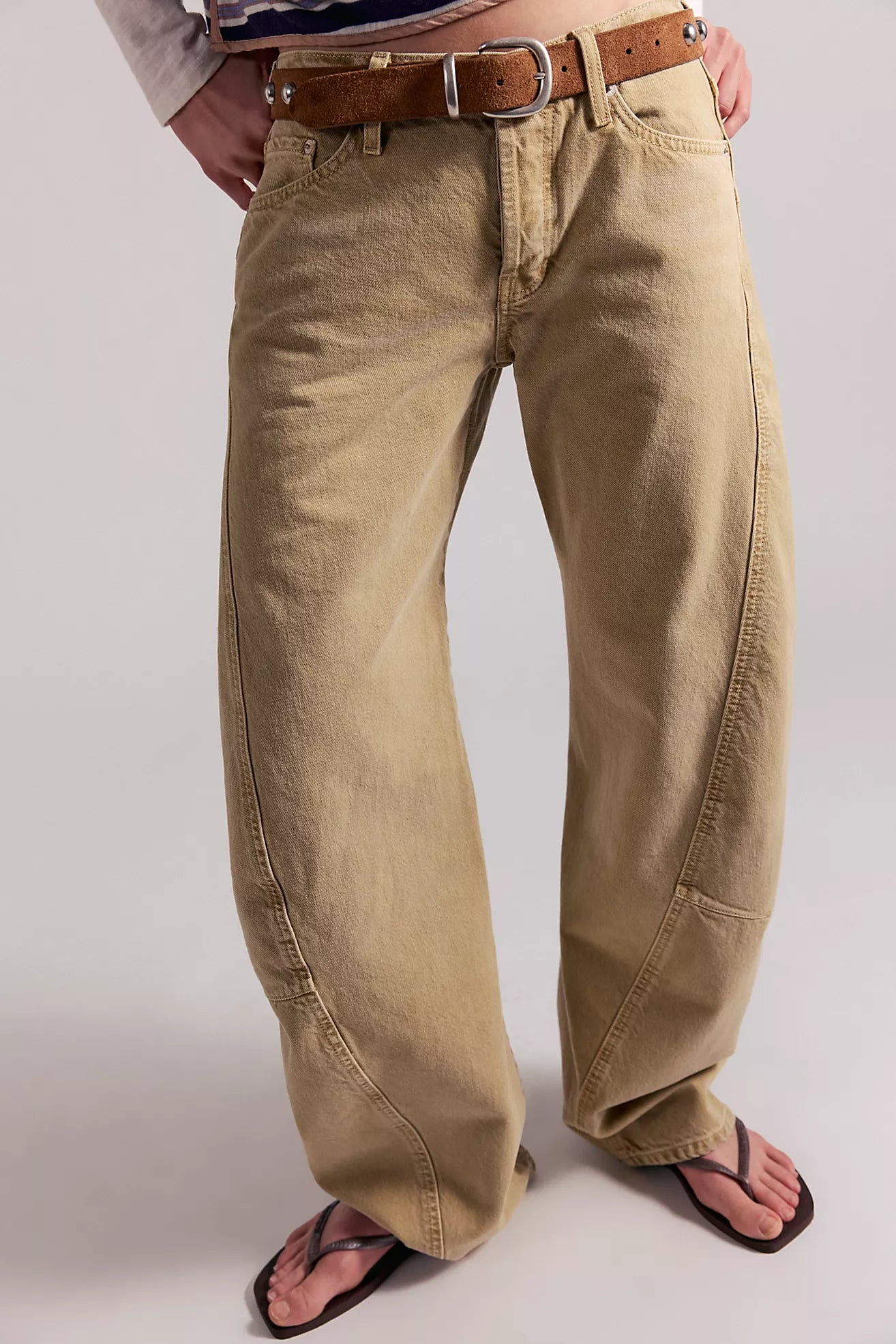 Free People We The Free Fable Low-Rise Twisted Bowed Jeans/Oat Latte